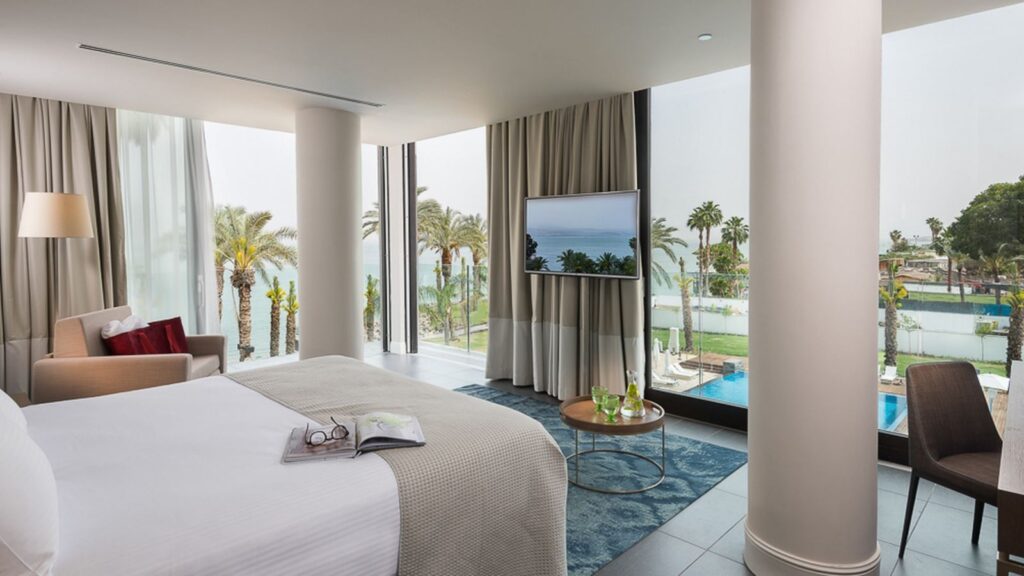 Работа в Тверии