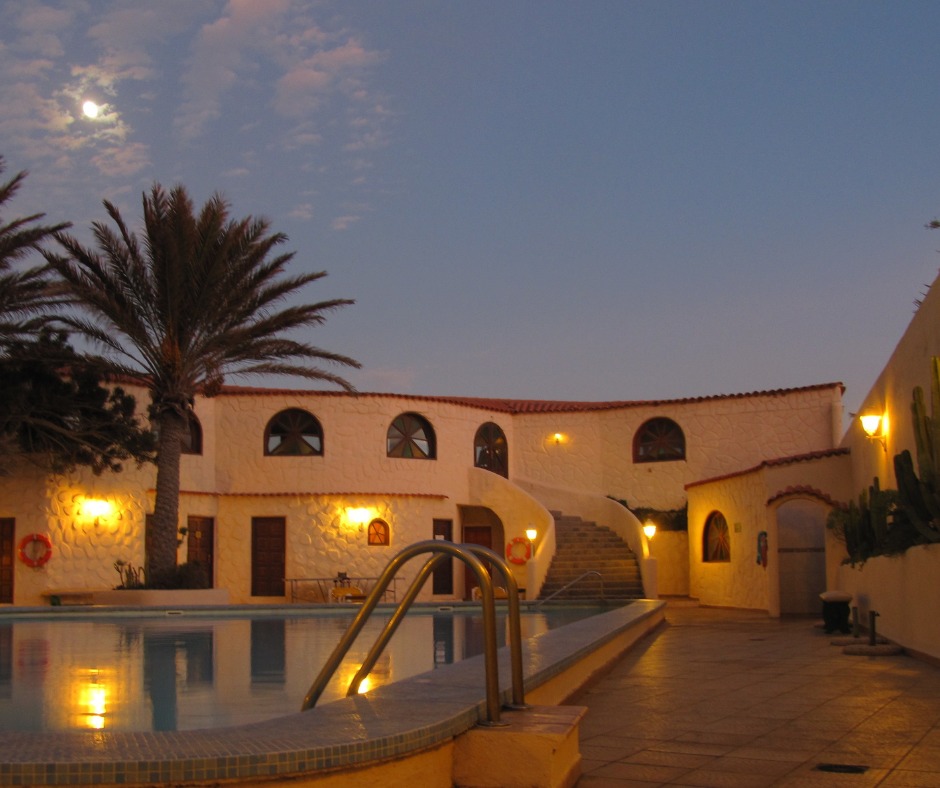 В отель Нево на мертвом море требуются электрик, завхоз, спасатель ...