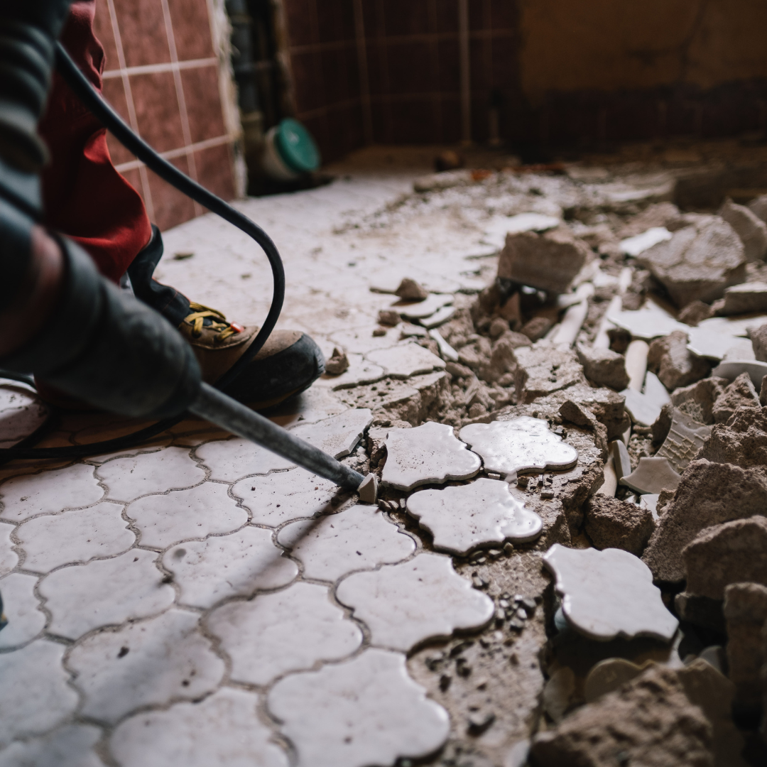 В город Кирьят-Гат требуются мужчины на стройку здания - Работа в Израиле